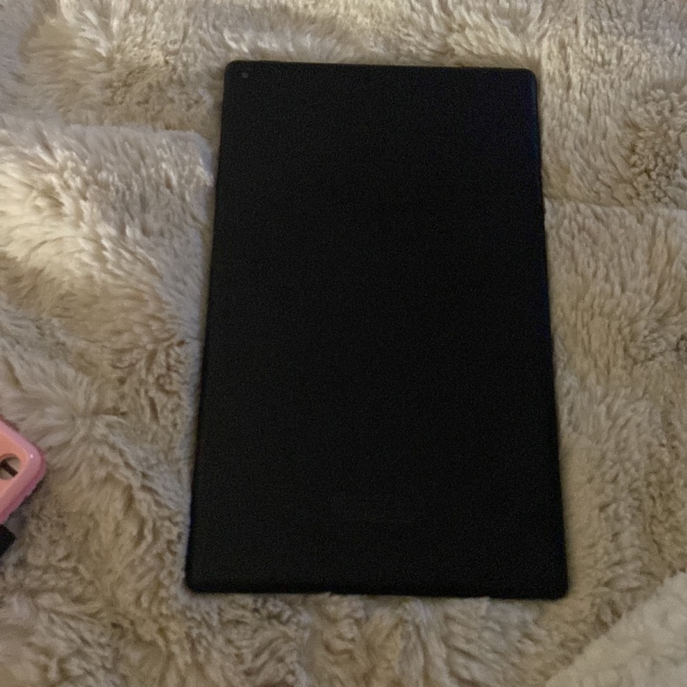Amazon Tablet with Case - Picture 2 of 5